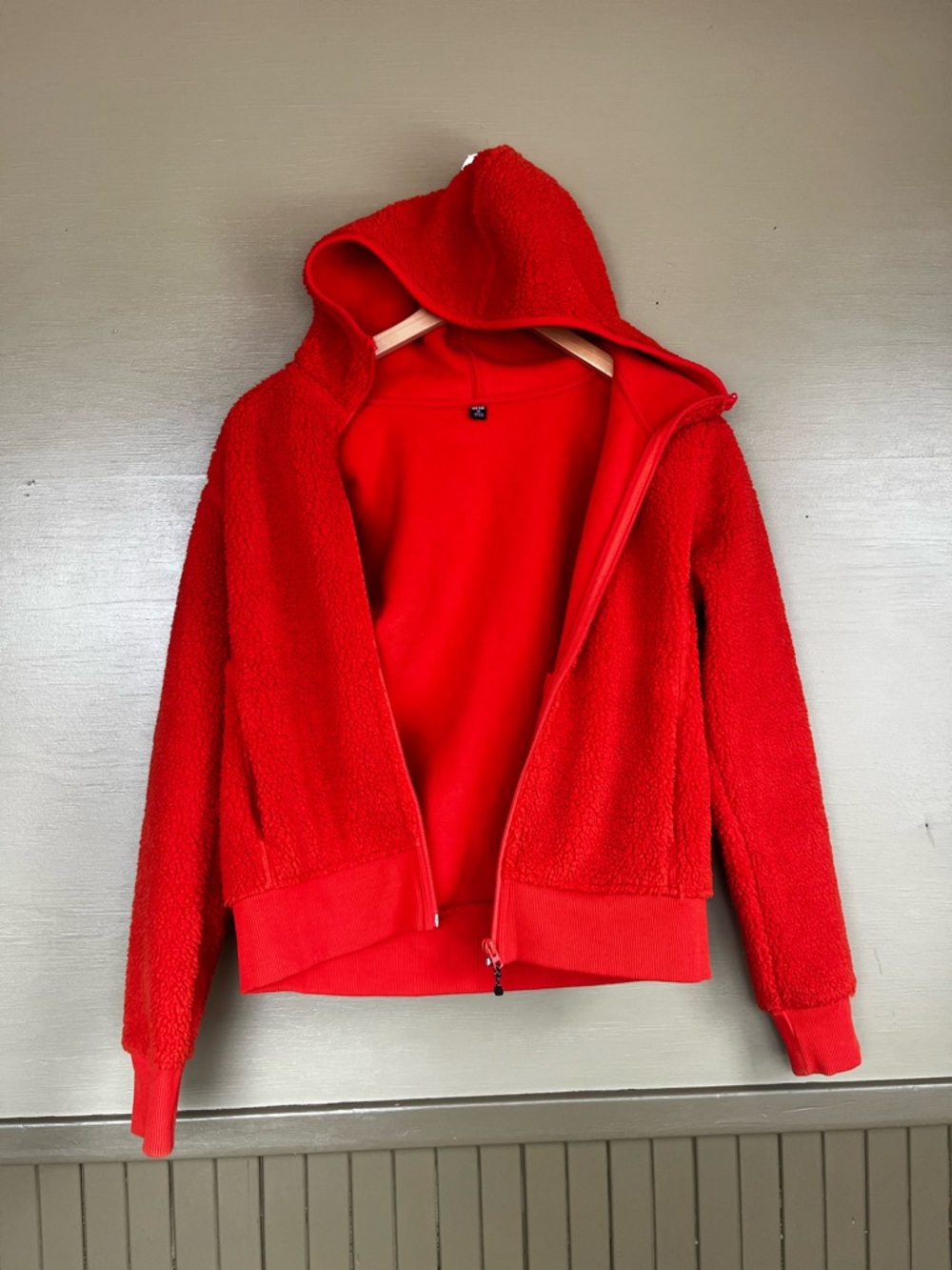 Uniqlo Orange Blocktech Windproof Full zip Sherpa XS